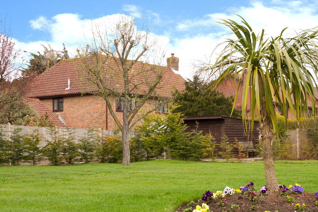Отель Travelrest Fareham Solent Gateway Экстерьер фото